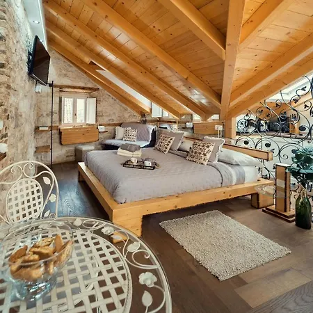 Gorgeous Historic Apartmán *