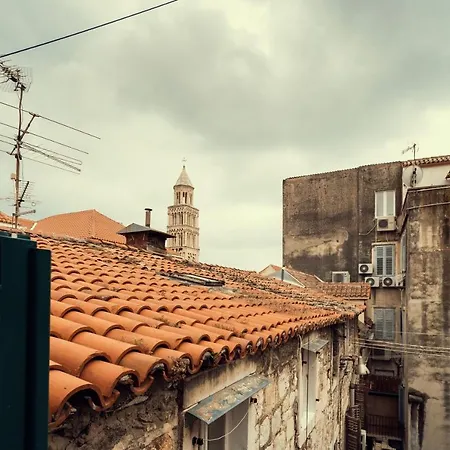 Gorgeous Historic Apartmán Split